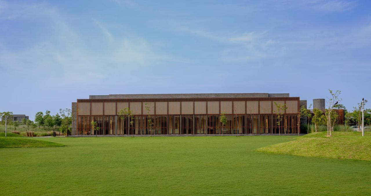 Mysa Zinc Journey By The Fern, Nani Devati Hotel Sanand Exterior photo