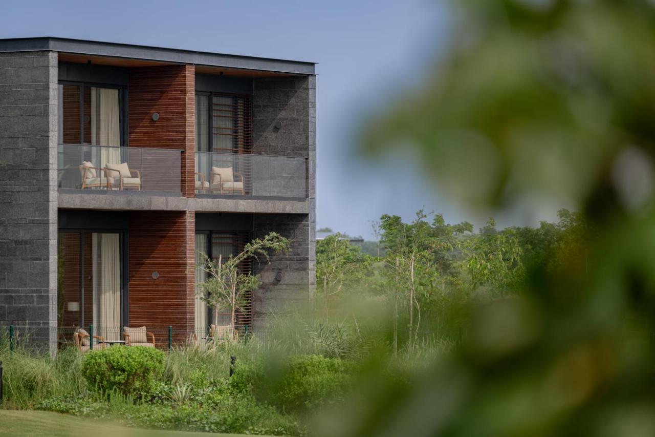 Mysa Zinc Journey By The Fern, Nani Devati Hotel Sanand Exterior photo