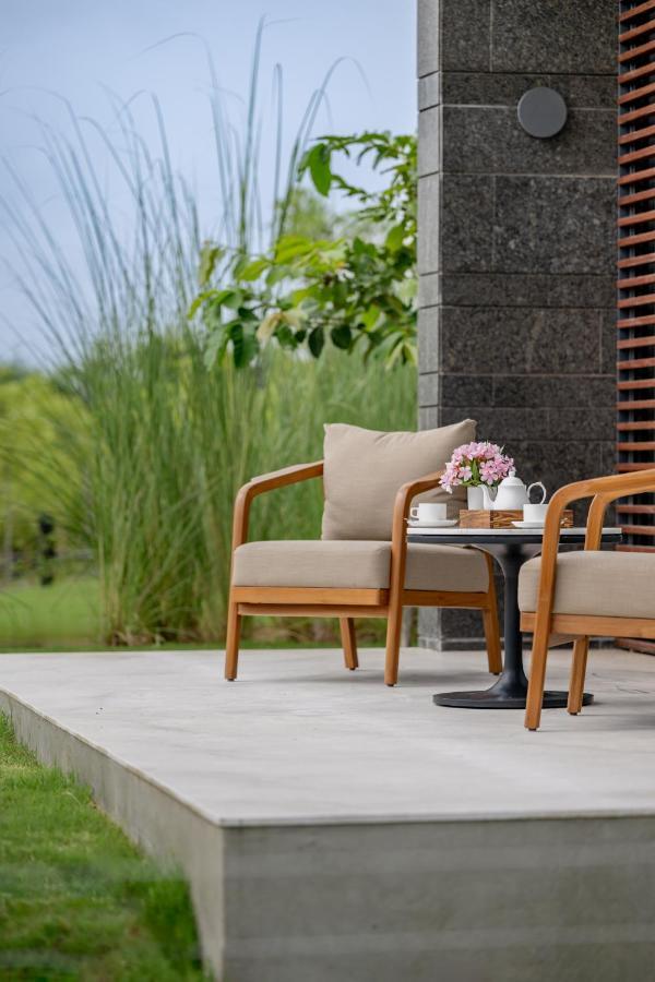 Mysa Zinc Journey By The Fern, Nani Devati Hotel Sanand Exterior photo