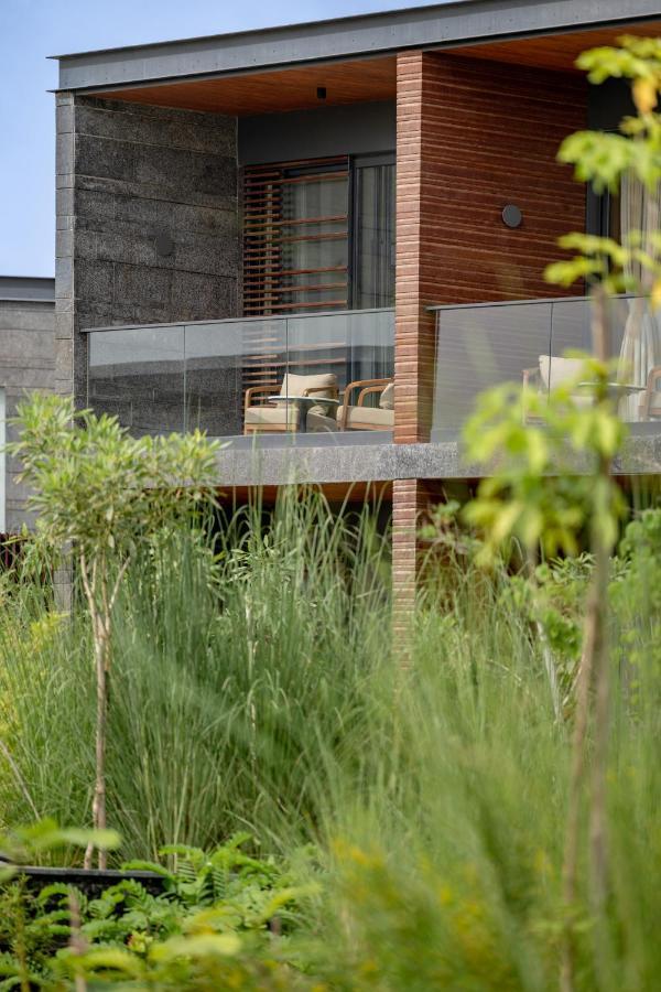 Mysa Zinc Journey By The Fern, Nani Devati Hotel Sanand Exterior photo