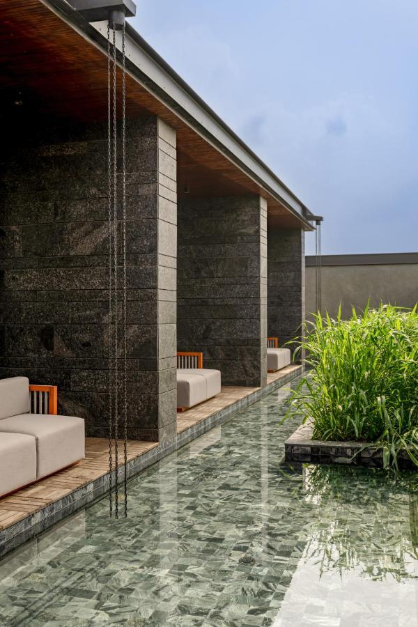 Mysa Zinc Journey By The Fern, Nani Devati Hotel Sanand Exterior photo