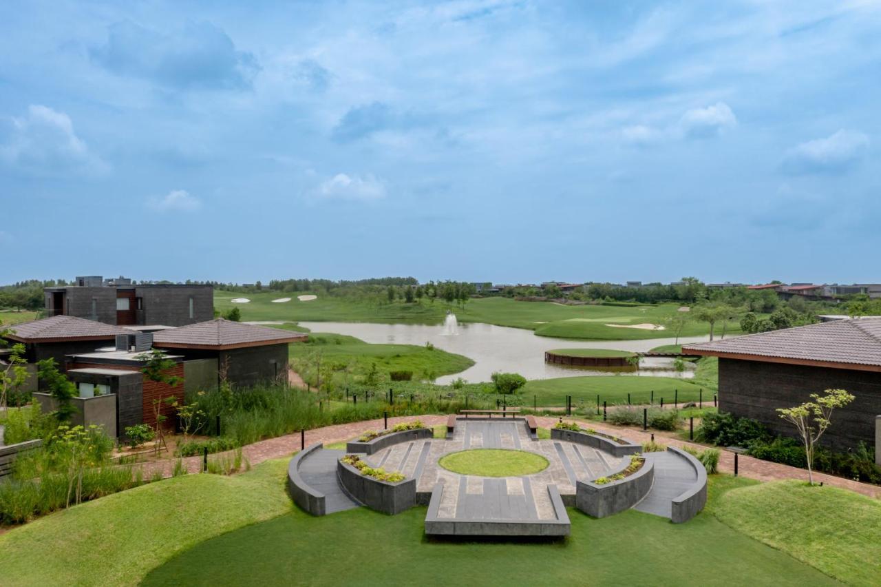 Mysa Zinc Journey By The Fern, Nani Devati Hotel Sanand Exterior photo